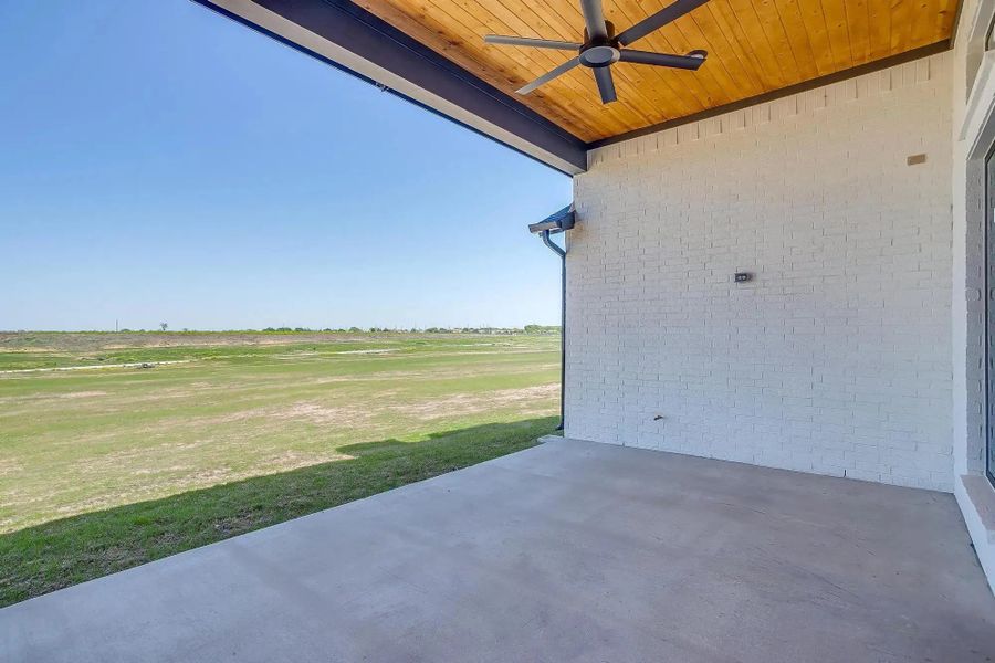 Representative exterior details of a home built from the The Avery by Elmwood Custom Homes in Aledo Heights, Aledo (Image 19).