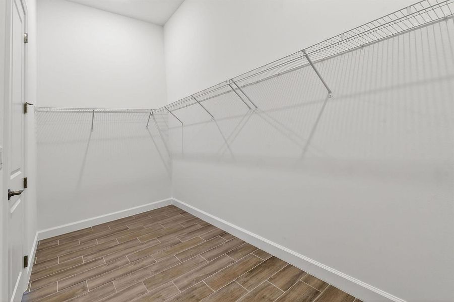 Walk-In Closet Walk-In Closet