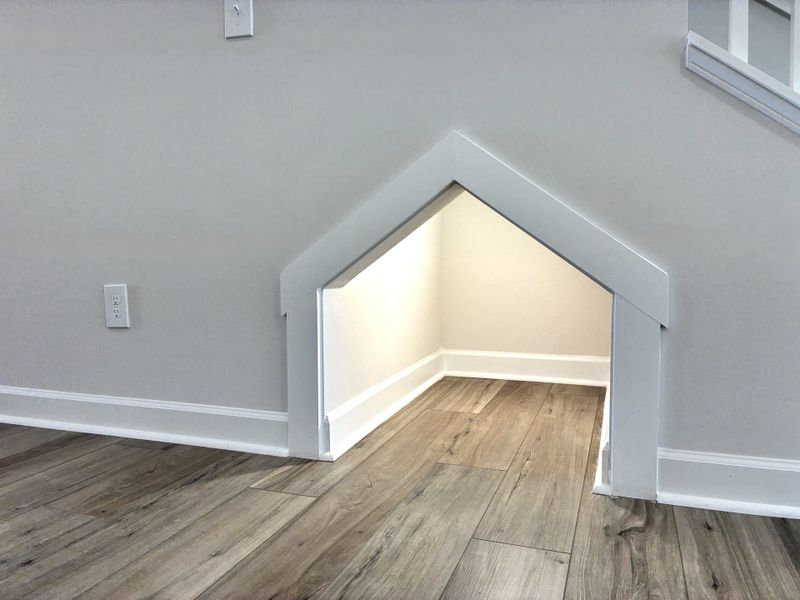 Spacious, unfurnished interior of a new home in Holly Ridge, Greenville (Image 12).