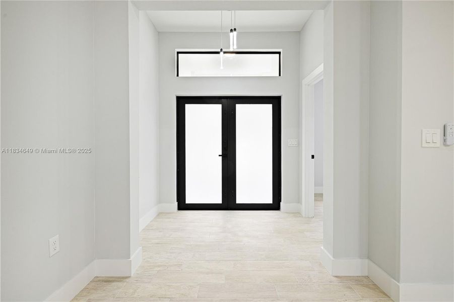 Spacious, unfurnished interior of a new home in , Lehigh Acres (Image 44).