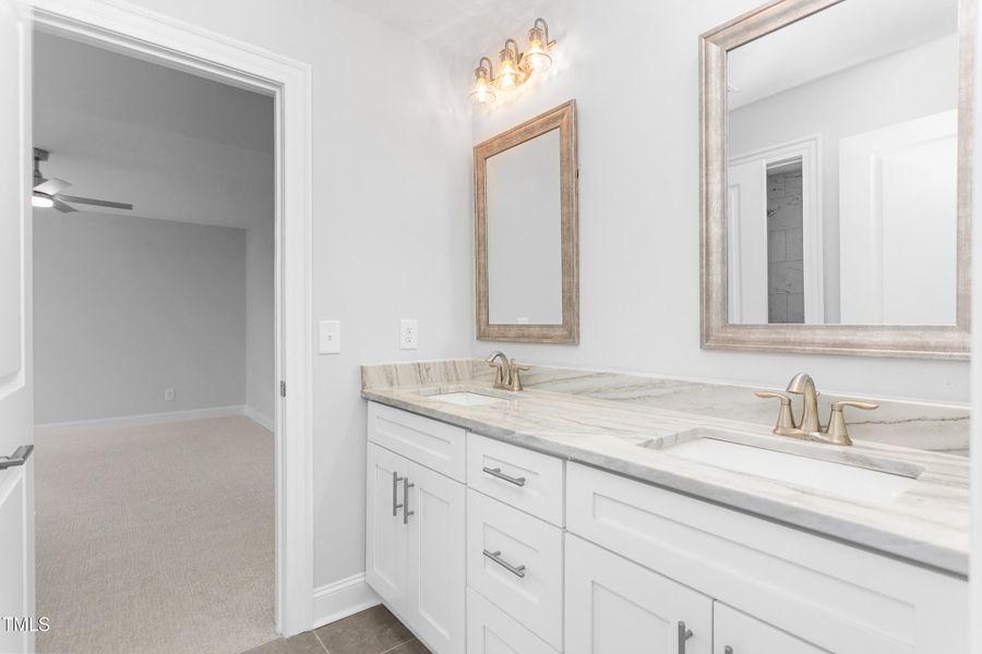 1246 Jamestowne Drive-38