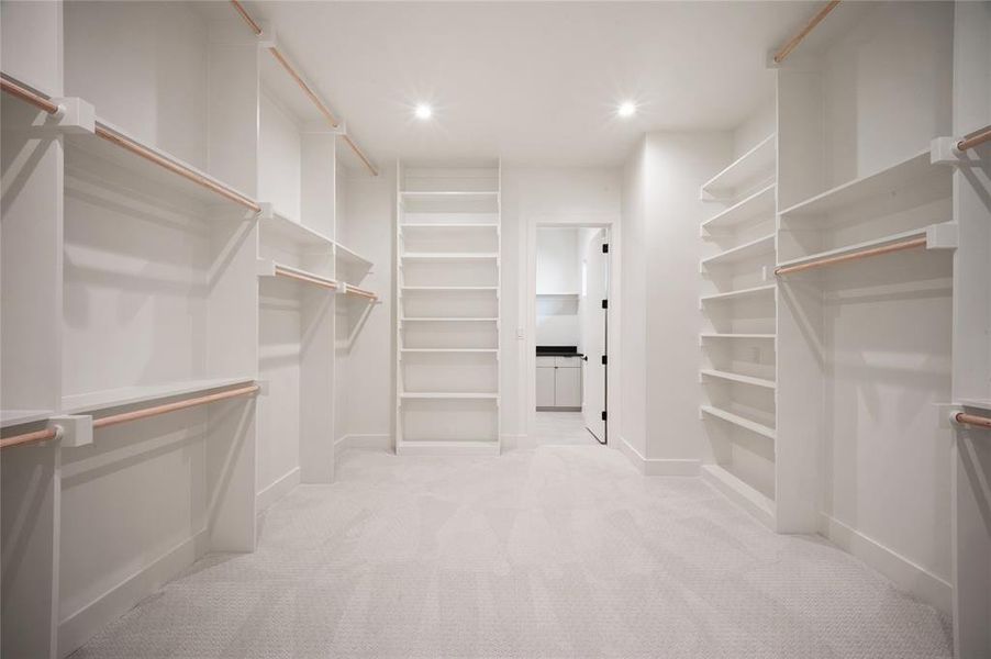 Spacious, unfurnished interior of a new home in , Dallas (Image 23).