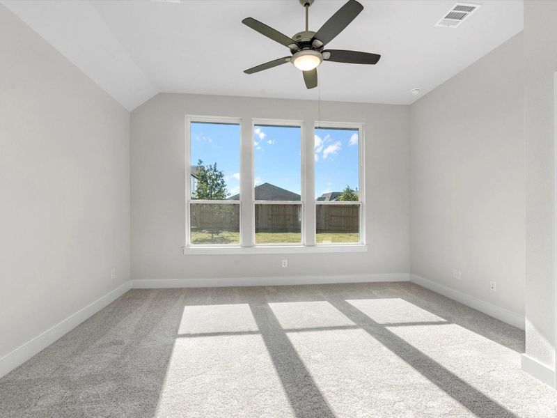 Spacious, unfurnished interior of a new home in Garden Glen at Clopton Farms, Montgomery (Image 14).