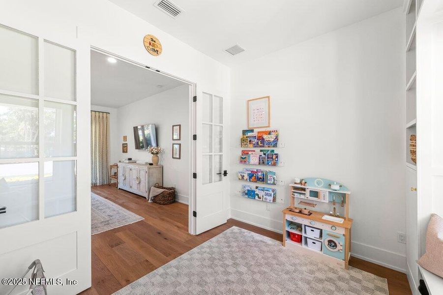 Furnished interior view inside a new home in , Neptune Beach (Image 4).
