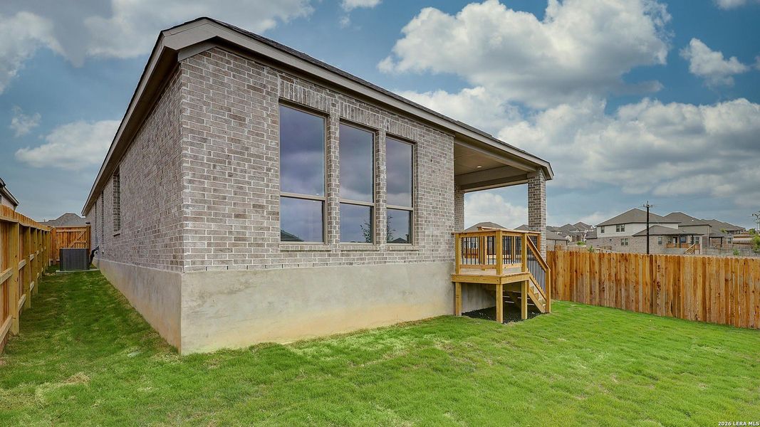 Exterior details and patio area of a home in Arcadia Ridge, San Antonio (Image 22).