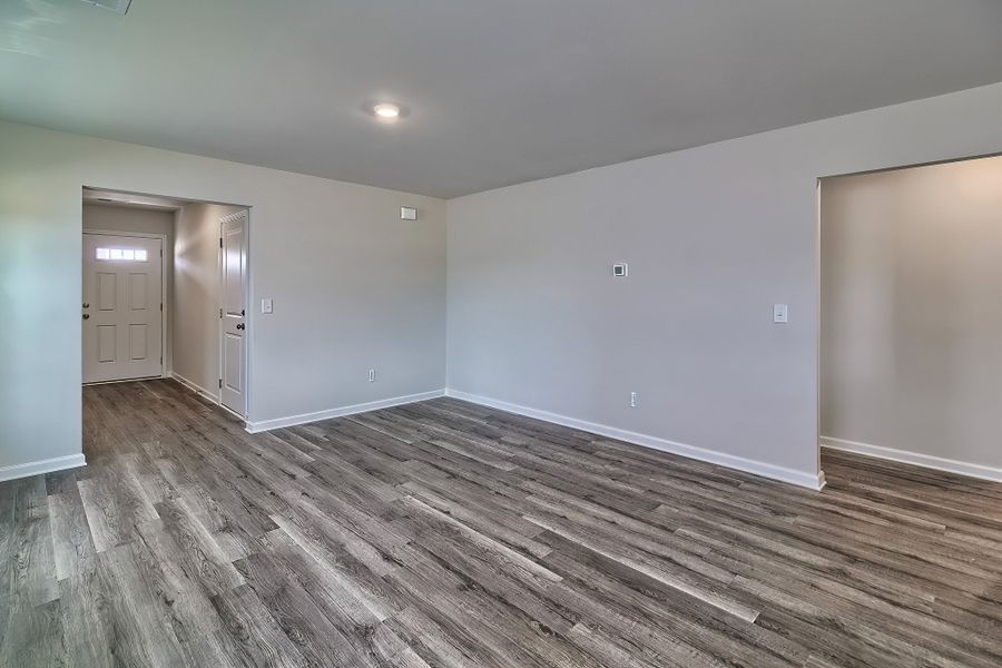 Spacious, unfurnished interior of a new home in Canary Woods, Hopkins (Image 11).