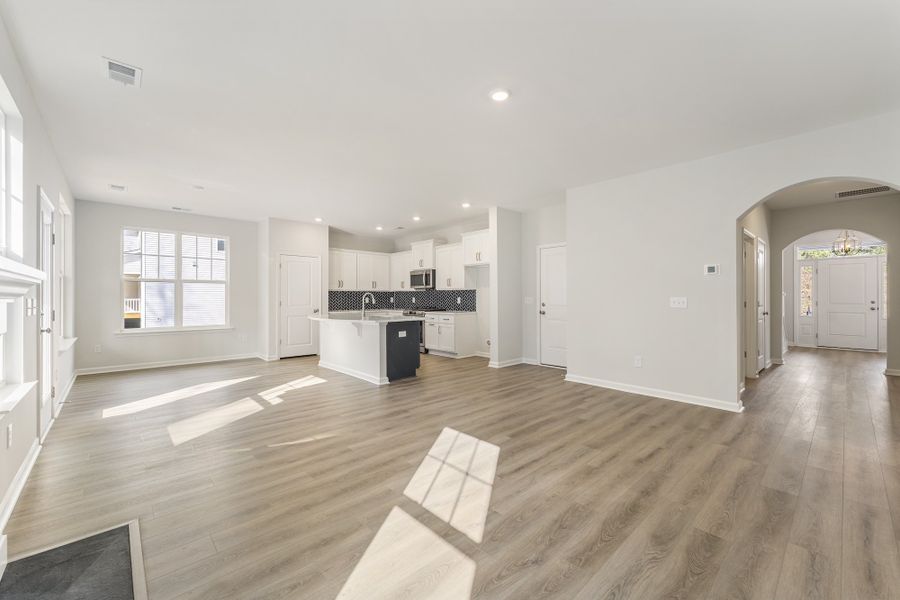 Spacious, unfurnished interior of a new home in Landing at Pine Lake, Anderson (Image 19).