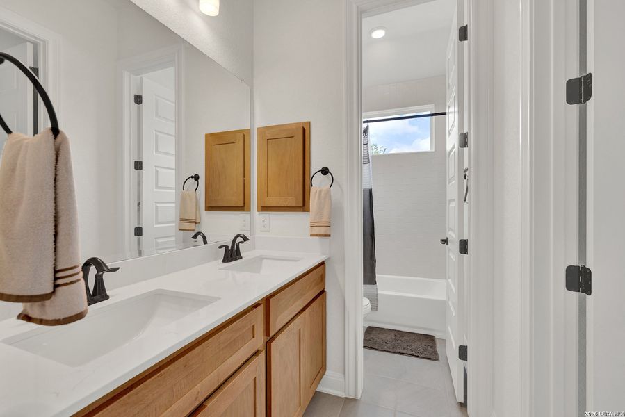Furnished interior view inside a new home in Waldsanger, New Braunfels (Image 30).