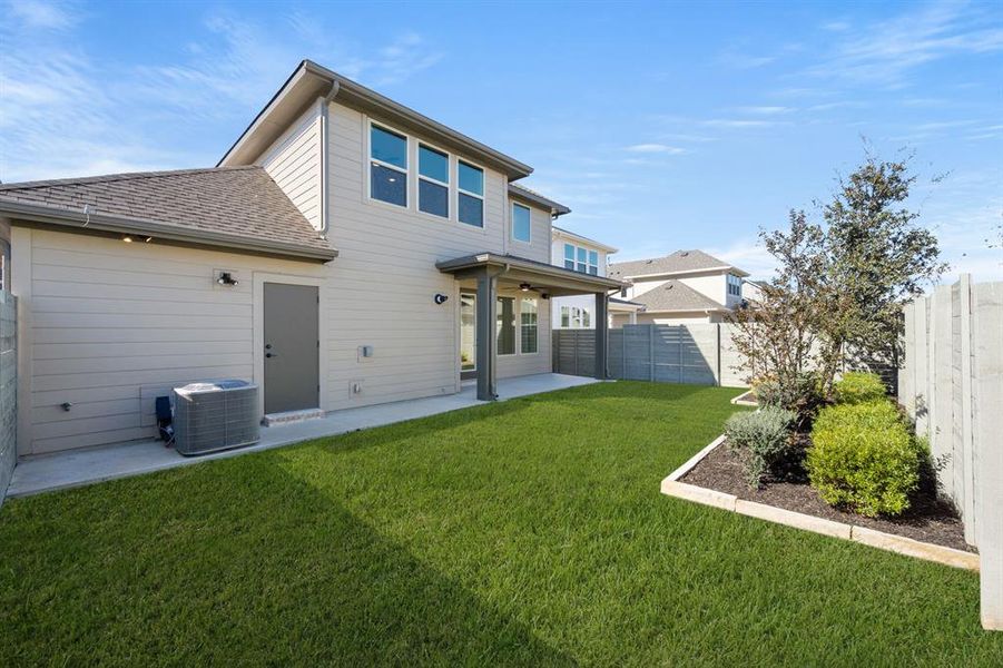 1206 Laurel- Back-2 1206 Laurel- Back-2