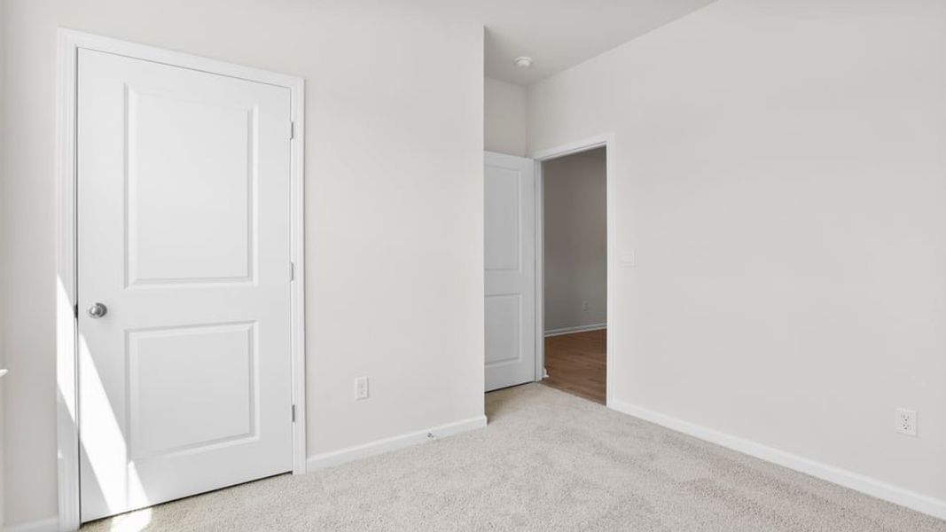 Spacious, unfurnished interior of a new home in Hunters Ridge, Woodruff (Image 18).