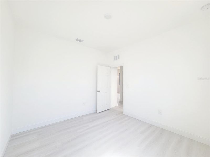 Spacious, unfurnished interior of a new home in , Punta Gorda (Image 33).