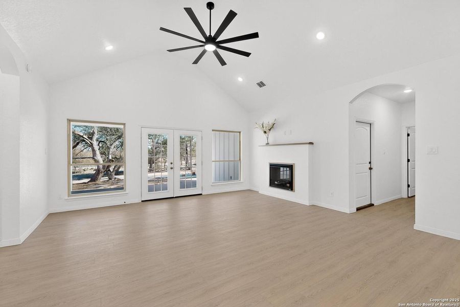 Spacious, unfurnished interior of a new home in , Spring Branch (Image 16).