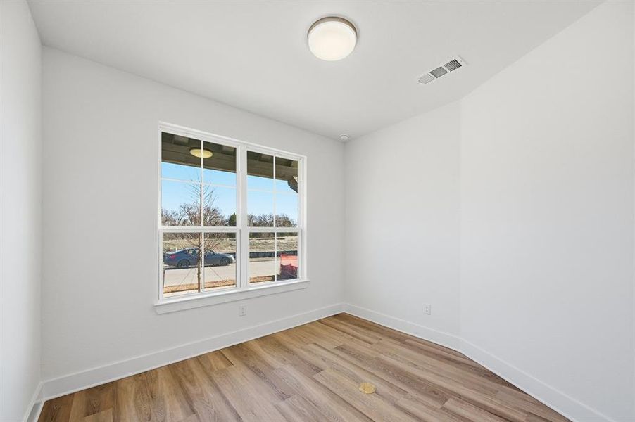 Spacious, unfurnished interior of a new home in Aster Park, McKinney (Image 16).
