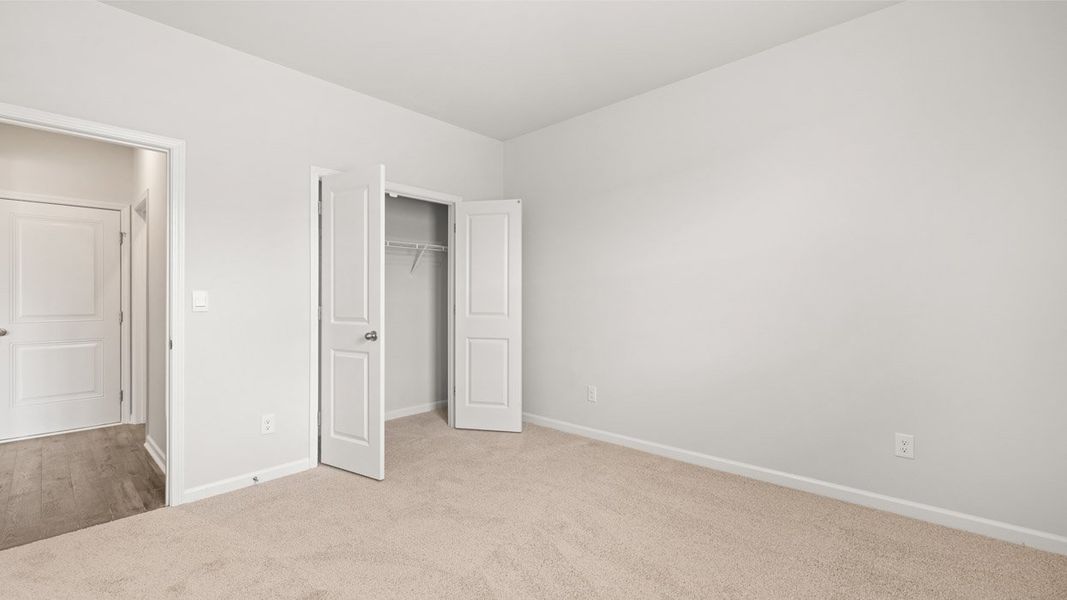 Spacious, unfurnished interior of a new home in The Abbey at Trolley Run Station, Aiken (Image 25).
