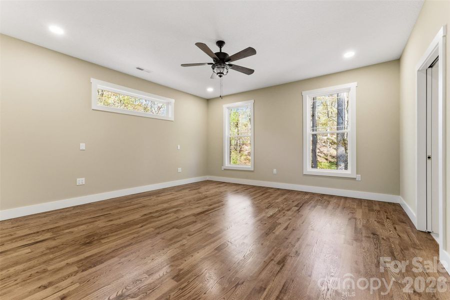 Spacious, unfurnished interior of a new home in , Hendersonville (Image 23).