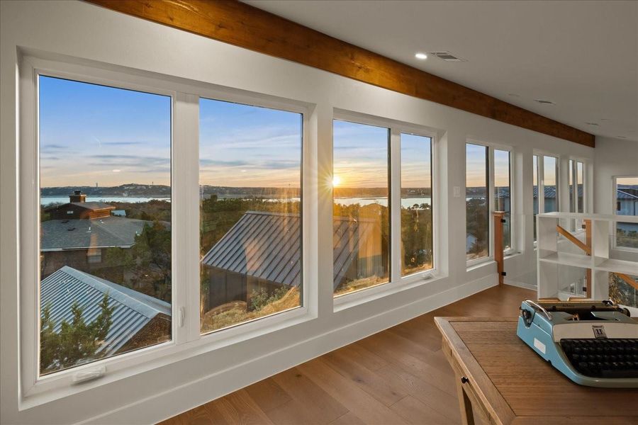 Main house, third level: Loft views for miles