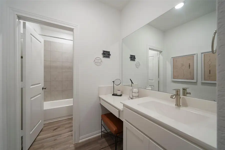 MODEL HOME images may NOT be consistent with the finished product.