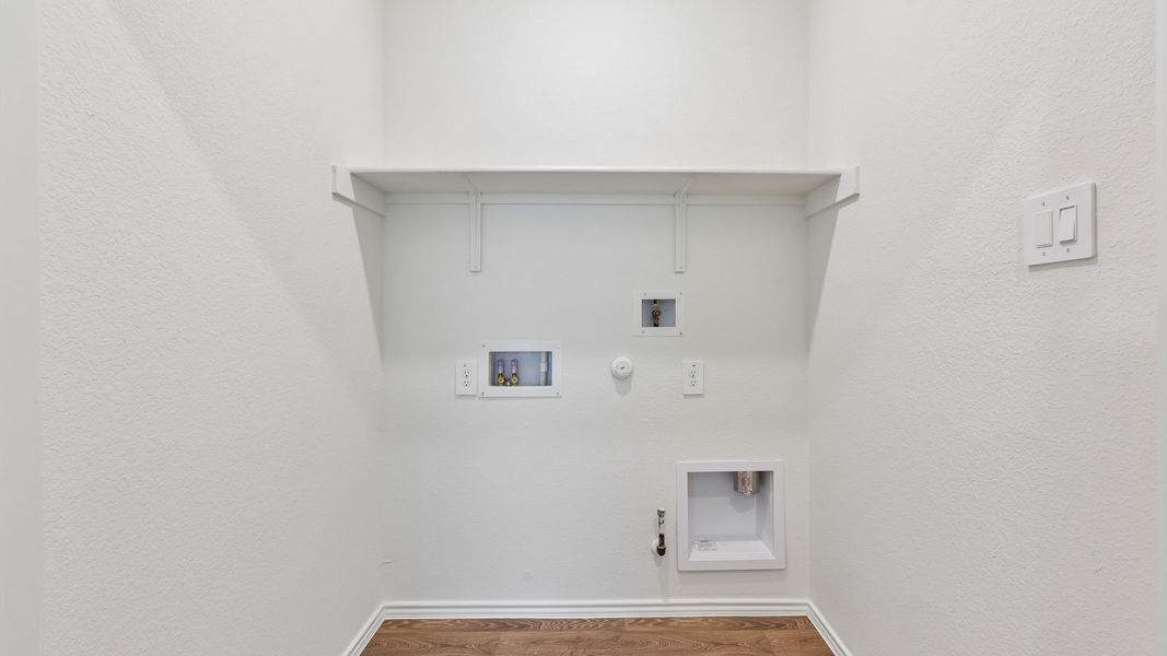 Spacious, unfurnished interior of a new home in Wayside, Uhland (Image 24).