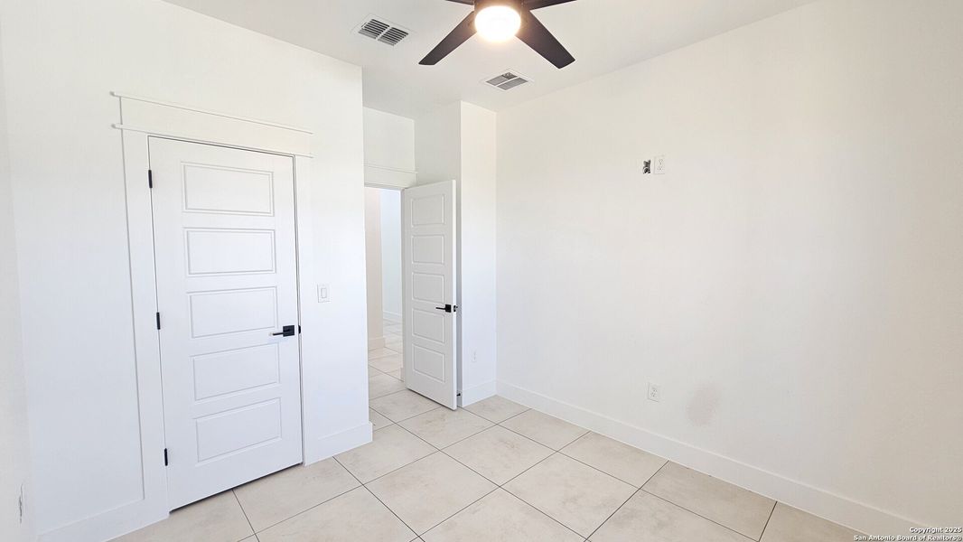 Spacious, unfurnished interior of a new home in , Atascosa (Image 17). Spacious, unfurnished interior of a new home in , Atascosa (Image 17).