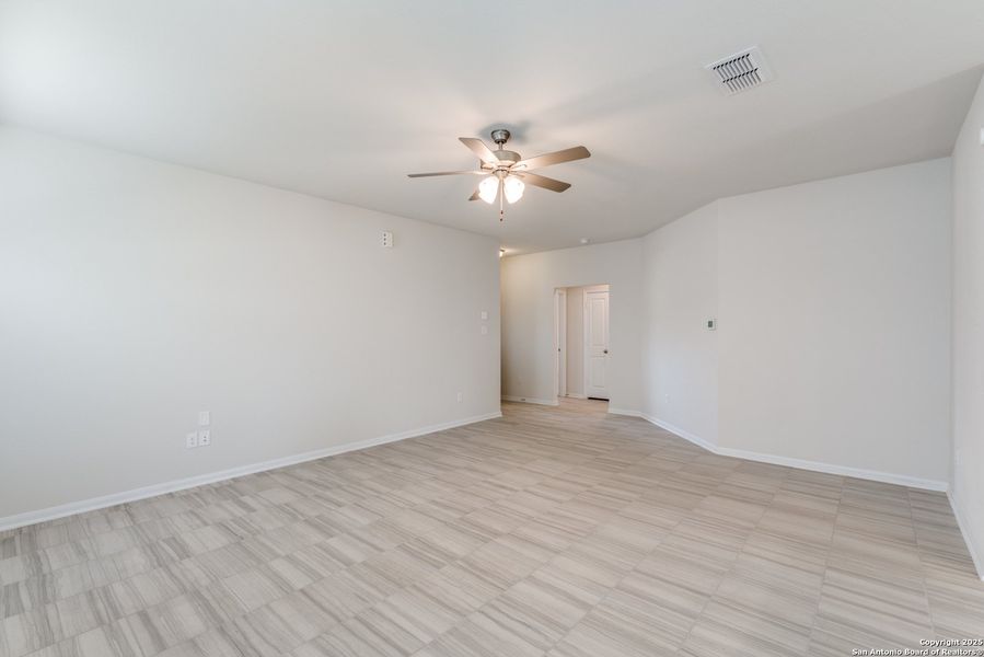 Spacious, unfurnished interior of a new home in Hickory Ridge, Elmendorf (Image 17). Spacious, unfurnished interior of a new home in Hickory Ridge, Elmendorf (Image 17).