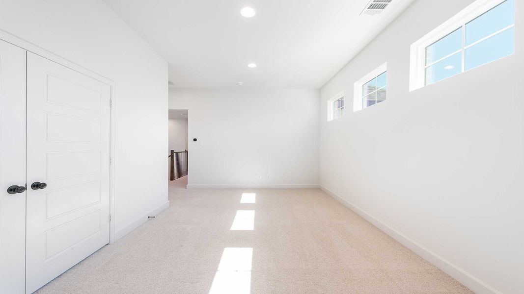 Spacious, unfurnished interior of a new home in The Parks at Wilson Creek, Celina (Image 20).