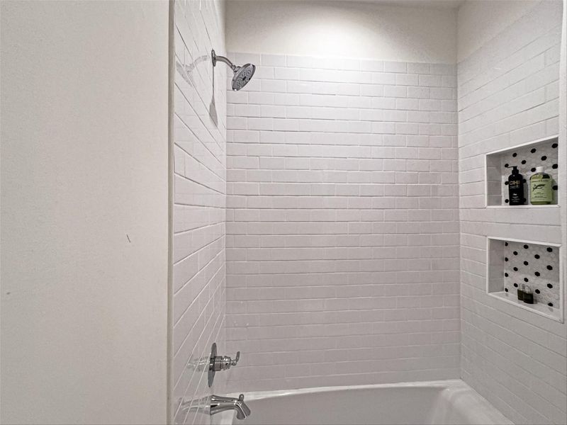 Close-up of interior finishes inside a home in , Galveston (Image 21).