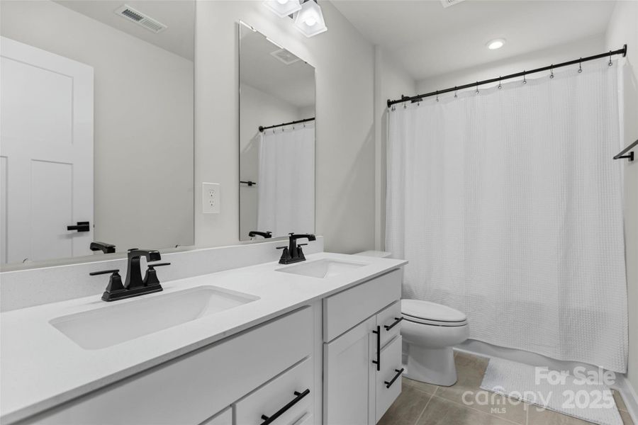 Furnished interior view inside a new home in , Spartanburg (Image 12).