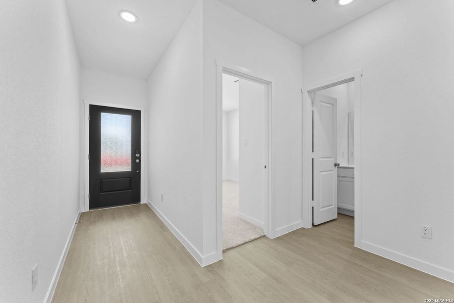 Spacious, unfurnished interior of a new home in Waterwheel, San Antonio (Image 9).