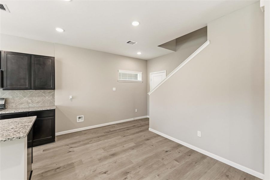 Spacious, unfurnished interior of a new home in , Houston (Image 14).