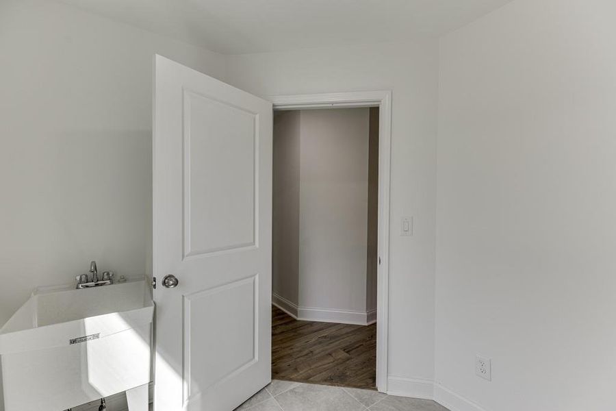 Spacious, unfurnished interior of a new home in , Commerce (Image 30).