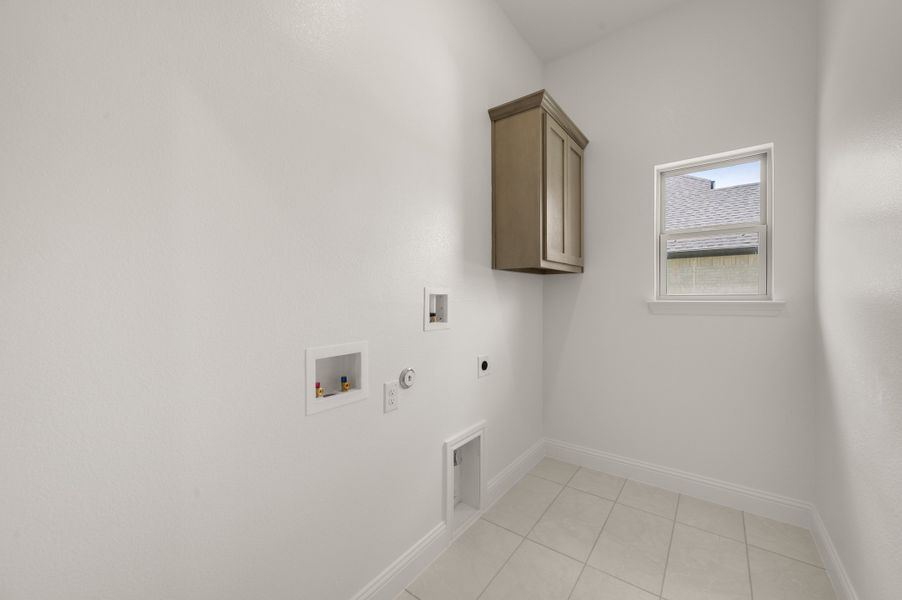 Spacious, unfurnished interior of a new home in Sheppard's Place, Waxahachie (Image 24).