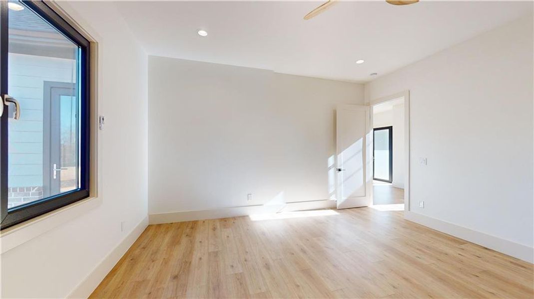 Spacious, unfurnished interior of a new home in , Commerce (Image 49).