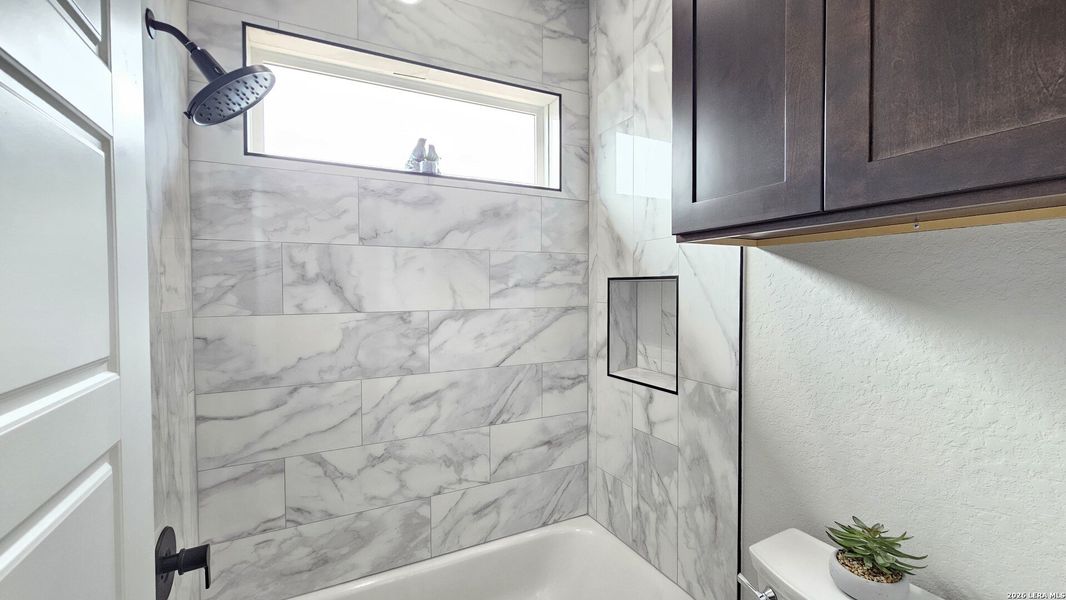 Close-up of interior finishes inside a home in , La Vernia (Image 20).