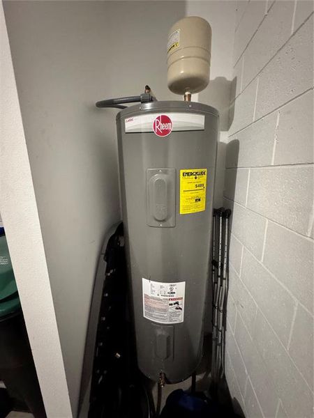 Image 21 of a home in .