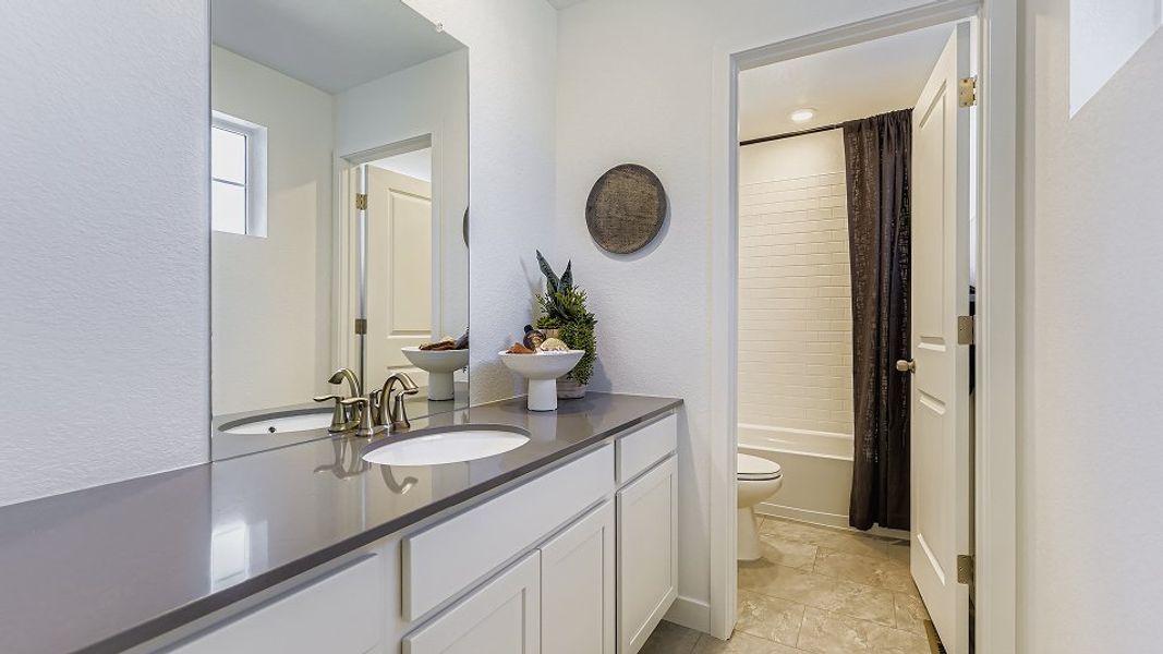 2139 Evans Bath2 F2 Base4