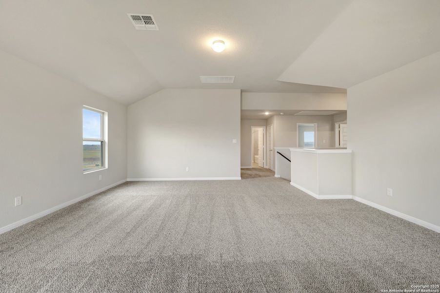 Spacious, unfurnished interior of a new home in Paloma Park, Converse (Image 34).