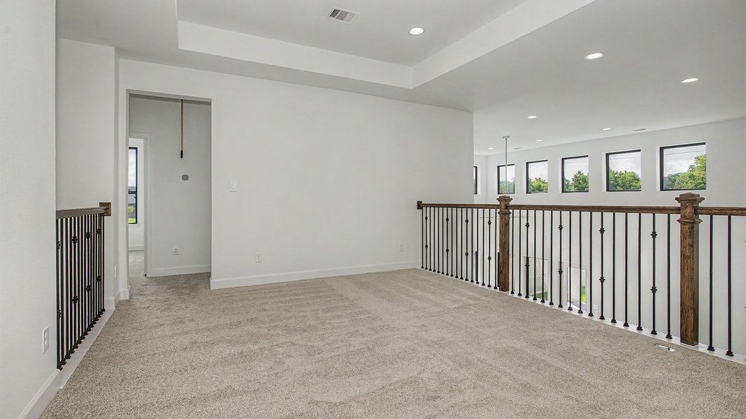 Spacious, unfurnished interior of a new home in Sienna, Missouri City (Image 14).