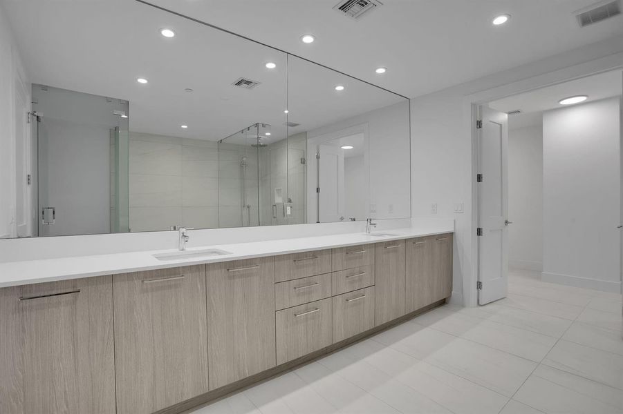 Owner's Bath Owner's Bath