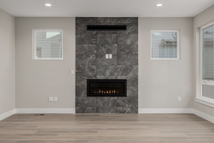 Spacious, unfurnished interior of a new home in West Grange, Longmont (Image 20).