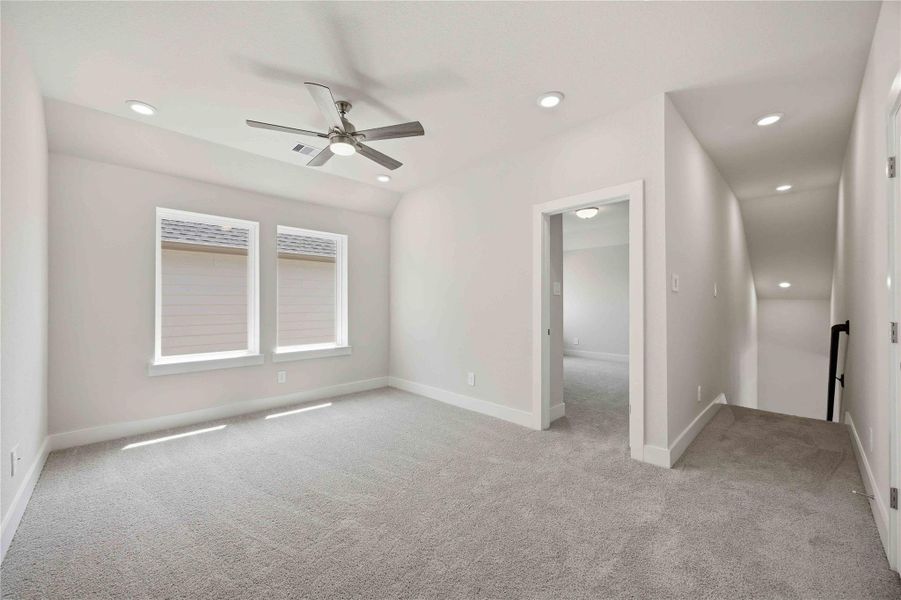 Spacious, unfurnished interior of a new home in , Richmond (Image 24).