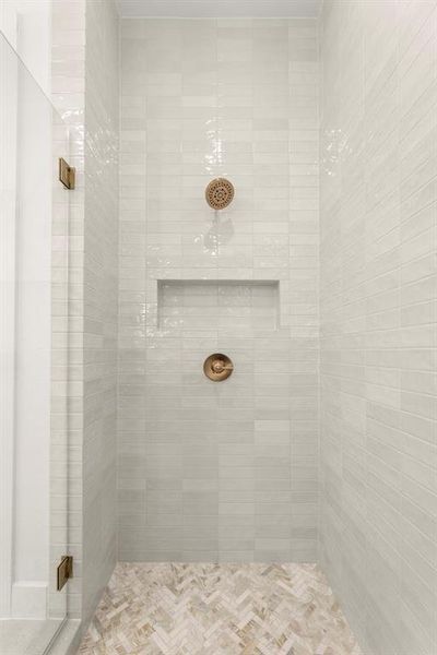 43. 200 Pearland - Bath (5)