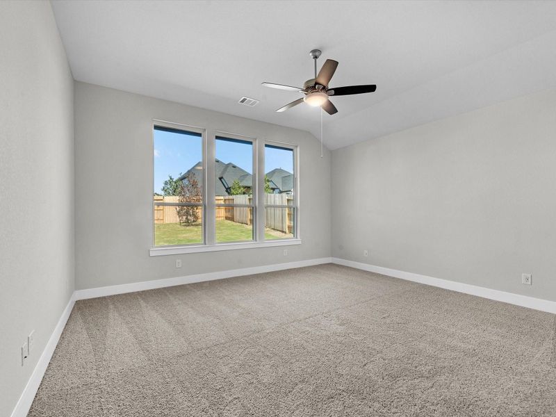 Spacious, unfurnished interior of a new home in Garden Glen at Clopton Farms, Montgomery (Image 18).