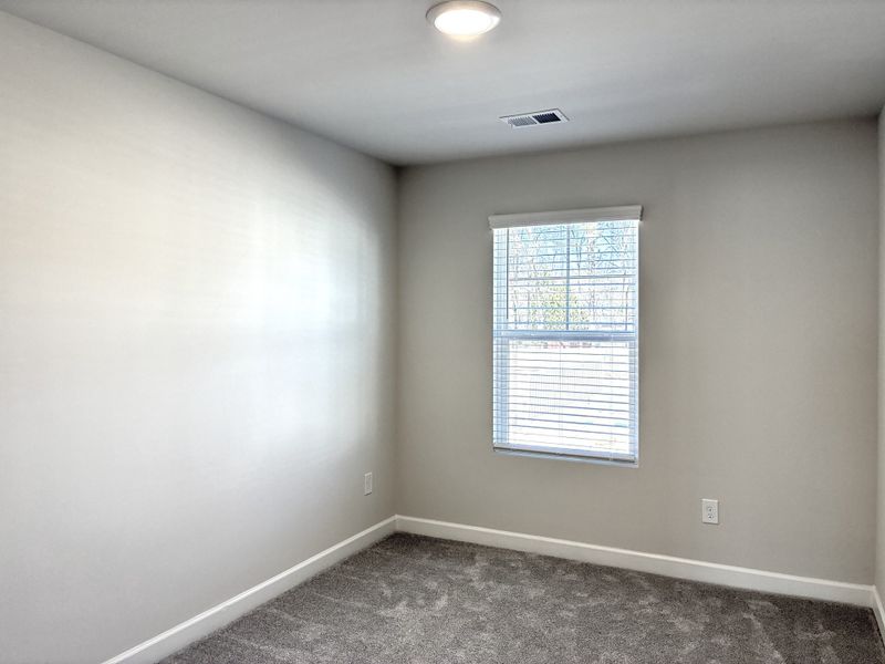 Spacious, unfurnished interior of a new home in Miller Park, Greenville (Image 14).