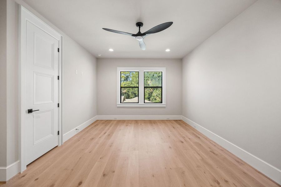 Spacious, unfurnished interior of a new home in , Houston (Image 23).