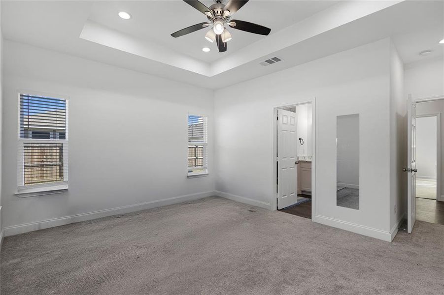 Spacious, unfurnished interior of a new home in , Greenville (Image 15).