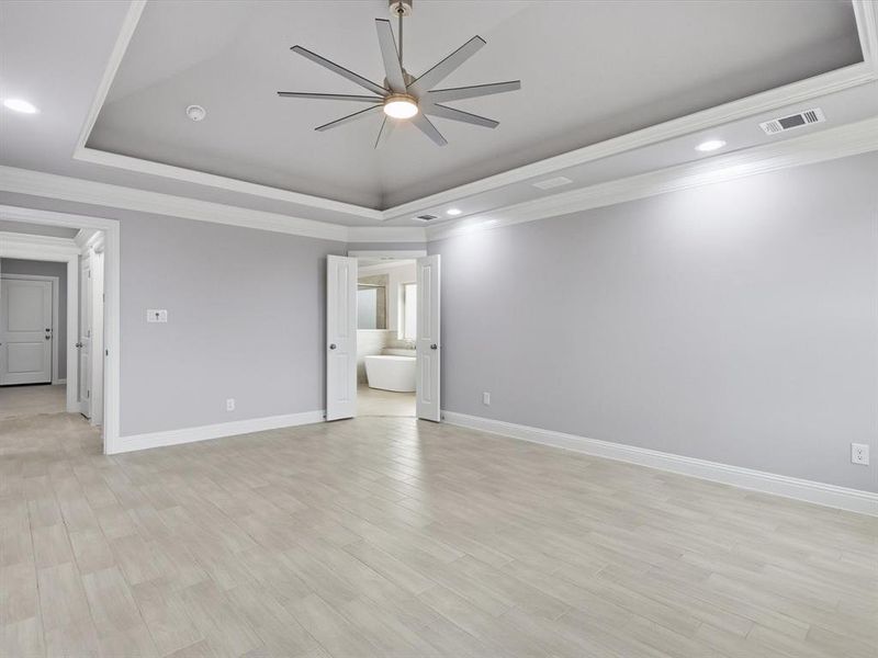 Spacious, unfurnished interior of a new home in , Granbury (Image 21).