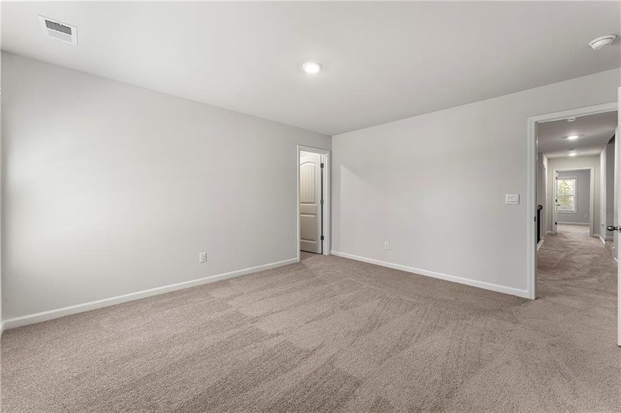 Spacious, unfurnished interior of a new home in Genesee, Newnan (Image 22).