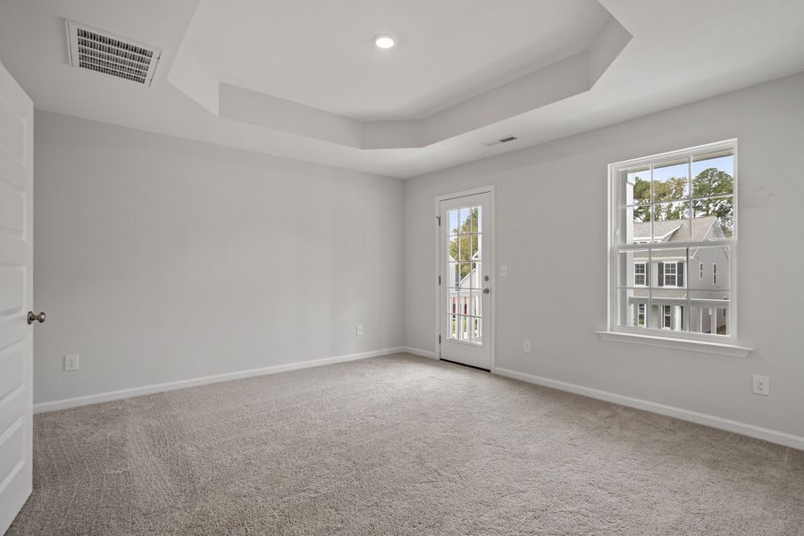Spacious, unfurnished interior of a new home in Georgias Landing, Raleigh (Image 22).