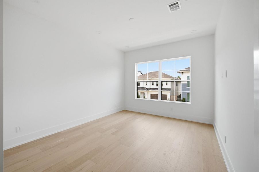 Secondary bedroom 4