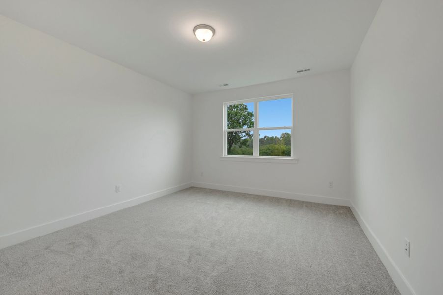 Spacious, unfurnished interior of a new home in Fox Field Farms, Broadway (Image 14).